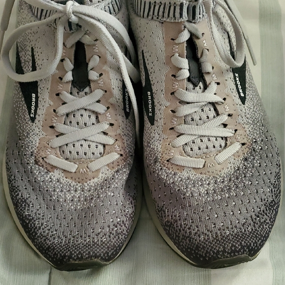 Gray and White Knit Sneakers - Picture 9 of 9